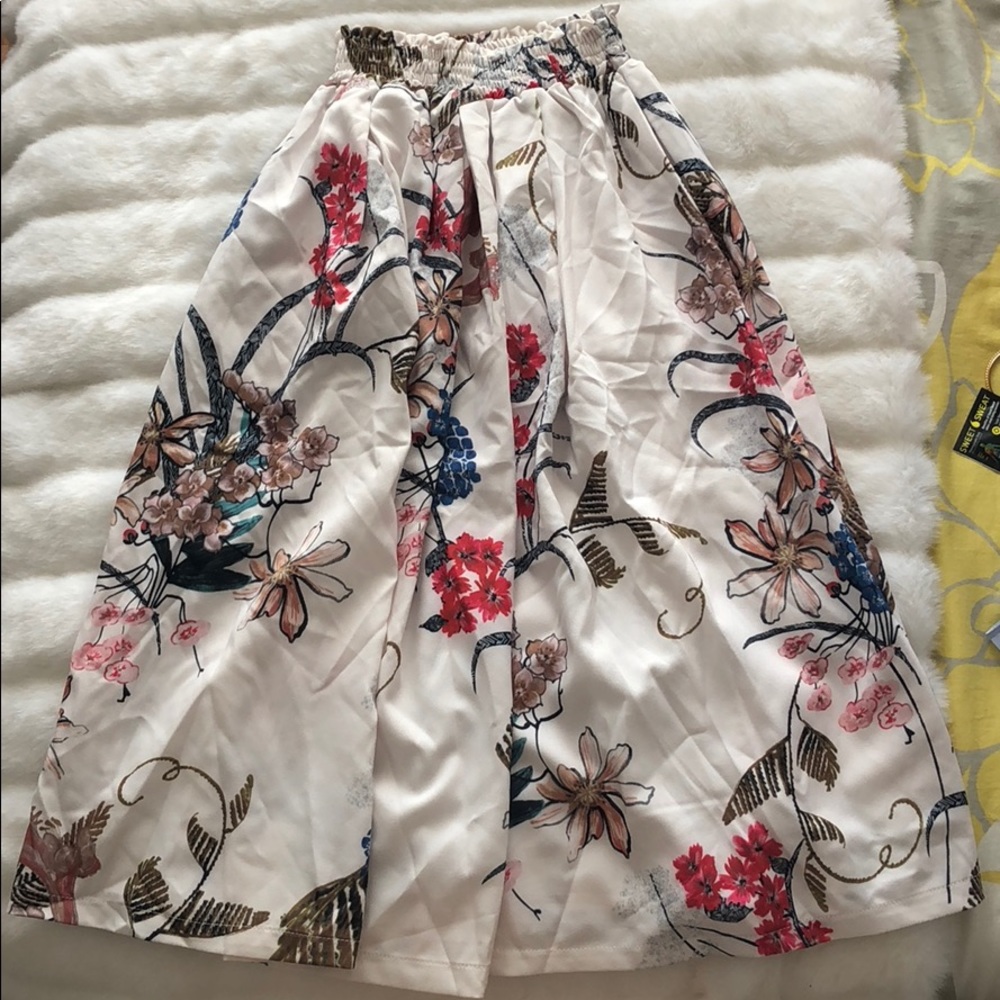 High waisted skirt